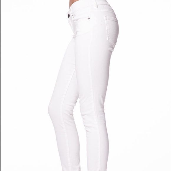 White Forever 21 skinny jeans