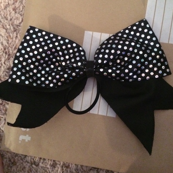 Cheer bow - Picture 2 of 2