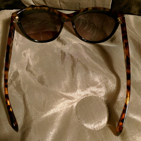 Alexander McQueen Sunglasses - Picture 2 of 4