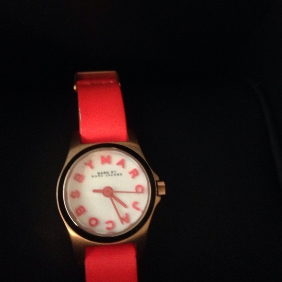 Watch - Picture 3 of 4