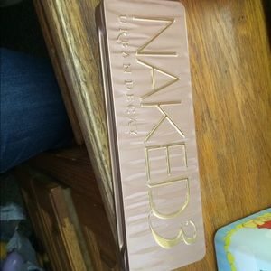 TRADEDNaked 3 palette