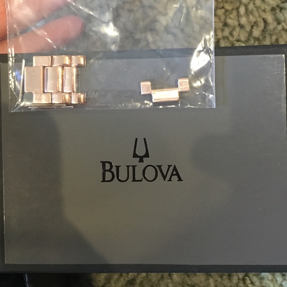 Women's Bulova crystal watch - Picture 3 of 4