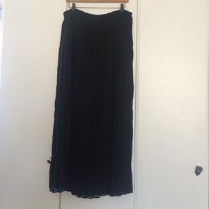 NWT Coldwater Creek Black Pleated Maxi Skirt
