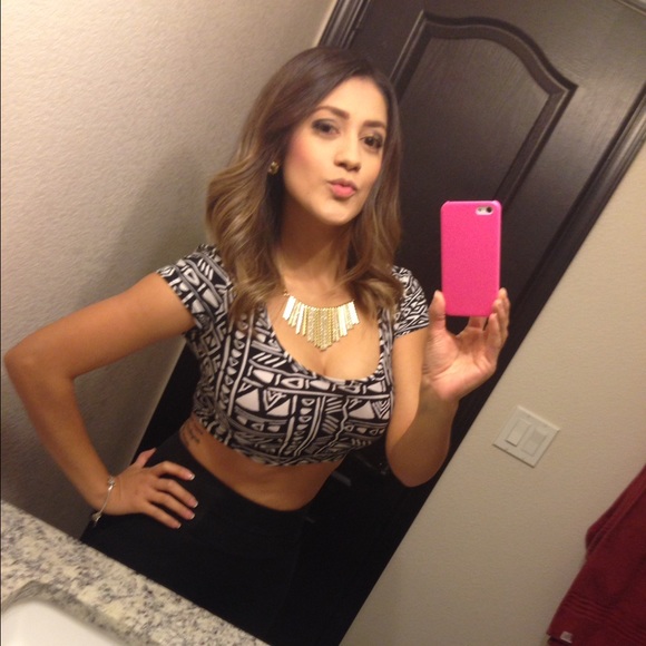 Crop top - Picture 2 of 2