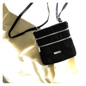 Small baggallini cross body bag