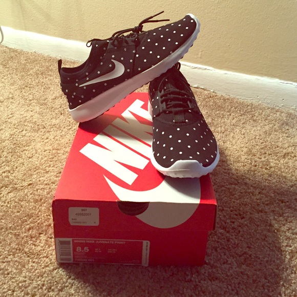 Nike polka dot sneakers