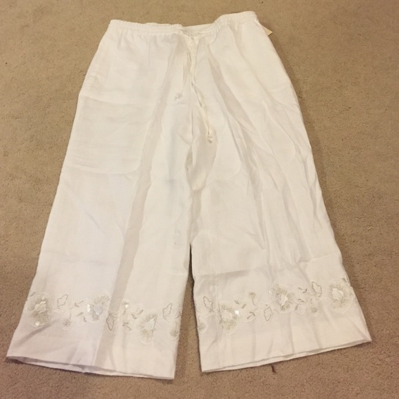 NWT Coldwater Creek linen capris