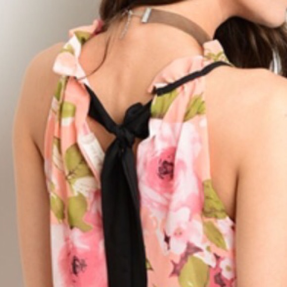 💔SOLD OUT❣️🇺🇸Floral Tie Back Top - Picture 3 of 4