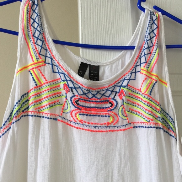Boho Embroidered Tank - Picture 2 of 4