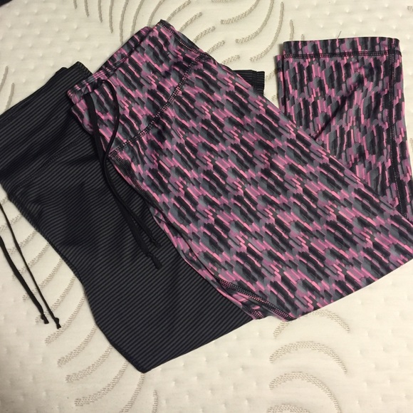 2 Danskin Capri leggings