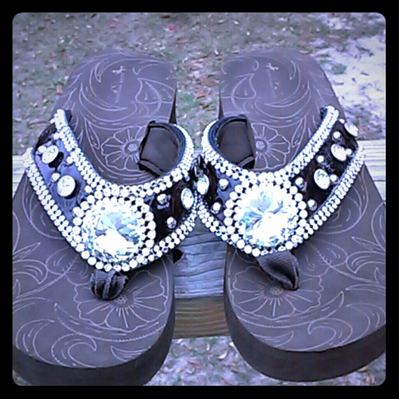 Montana west brown?? bling bling?? sandals