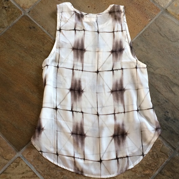 🍃💗Anthropologie Abstract Semi-Sheer Tank - Picture 5 of 7