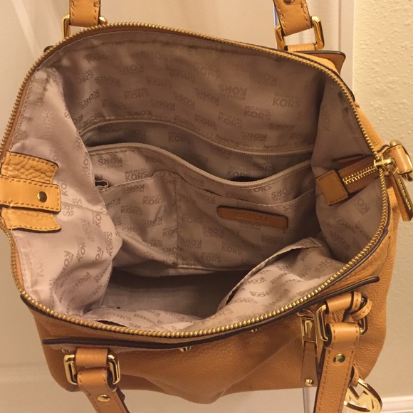 Tan Leather Michael Kohrs Hobo Bag - Picture 4 of 4