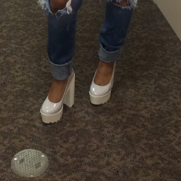 Retro chunky white heels!