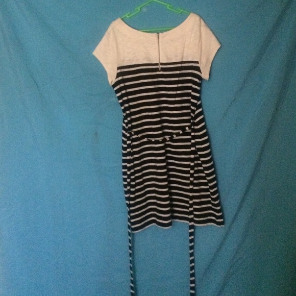 Dress - Picture 4 of 4