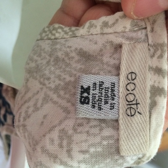 URBAN OUTFITTERS "Ecote" Cropped Embroidered Top - Picture 4 of 4