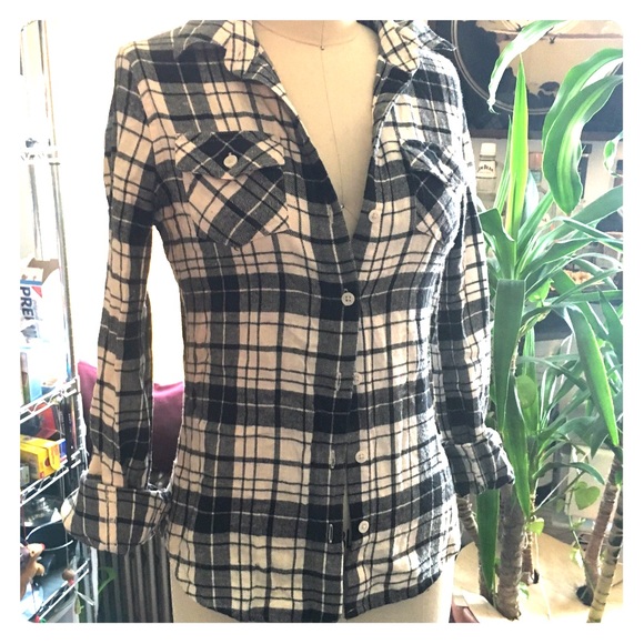 Mossimo Flannel Button Up- EUC!