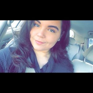 Meet your posher, Laura