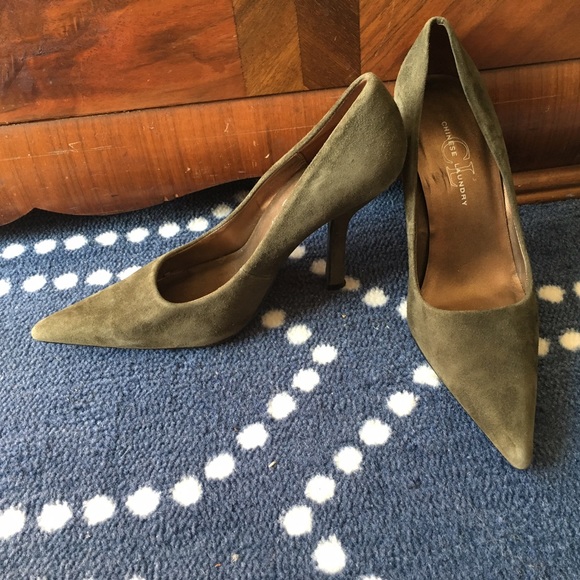 Chinese Laundry olive suede pointy pumps