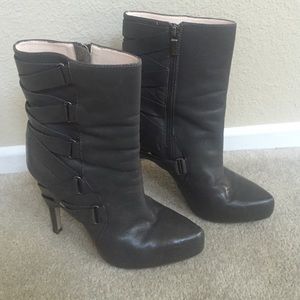 BOUTIQUE 9 Leather Gray Boots Size 7