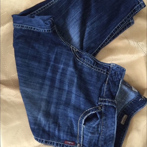 Silver Capris 24