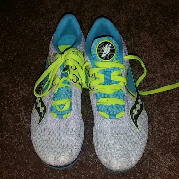 Women's Velocity 5 Saucony Track spikes