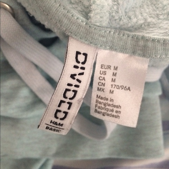 H&M light blue cropped hoodie - Picture 3 of 4