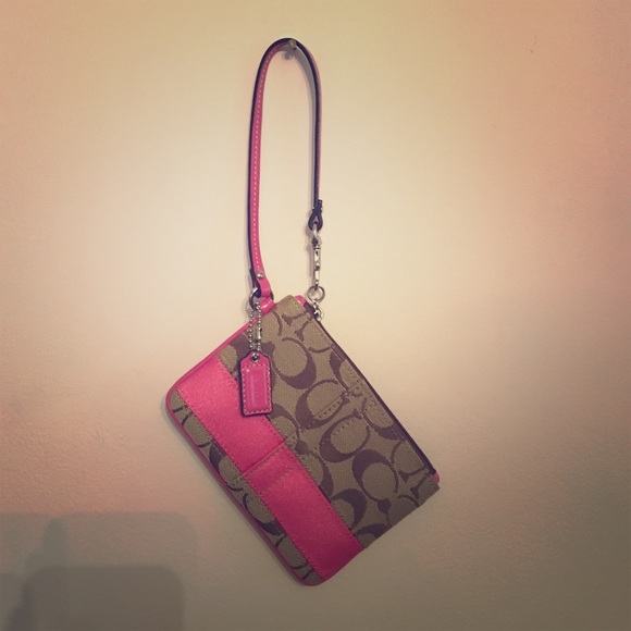 Coach wristlet with pink detail - Picture 1 of 3