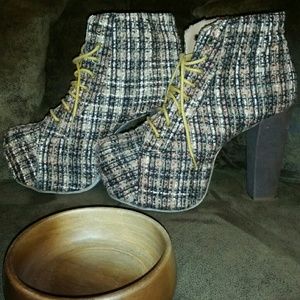 Heeled boots