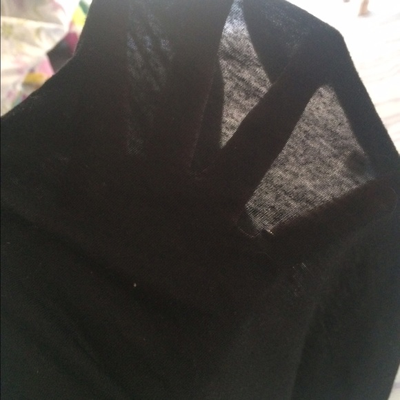 Cotton On lightly used black tee - Picture 2 of 4
