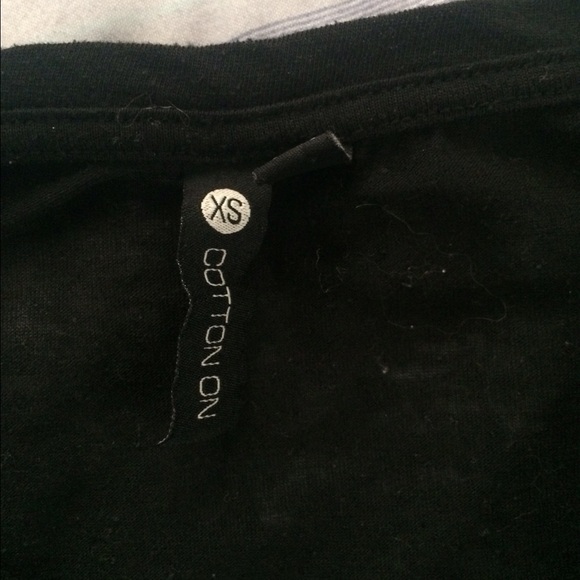 Cotton On lightly used black tee - Picture 3 of 4