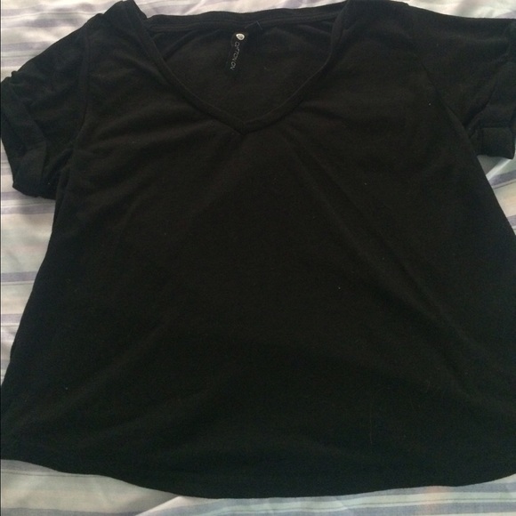 Cotton On lightly used black tee - Picture 4 of 4