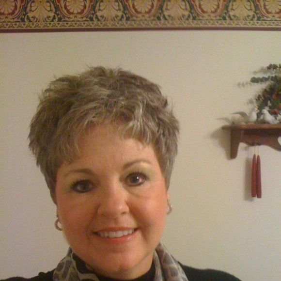 Meet your Posher, Debbie