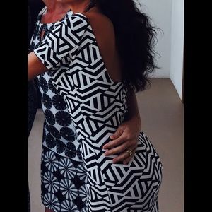 Zara Fitted Black/white Hot Dress!!