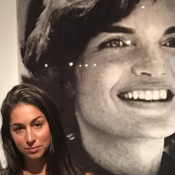 Meet your Posher, Baillee - Picture 3 of 4