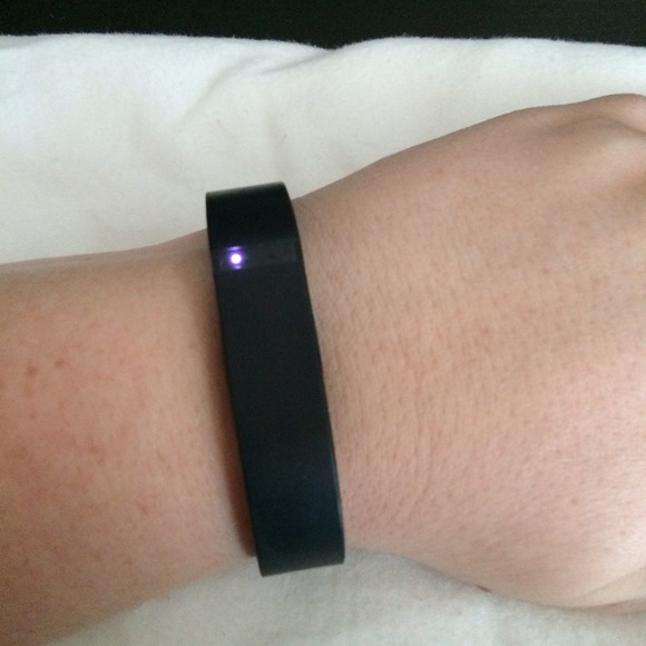 Fitbit Flex wireless activity and sleep monitor - Picture 2 of 4