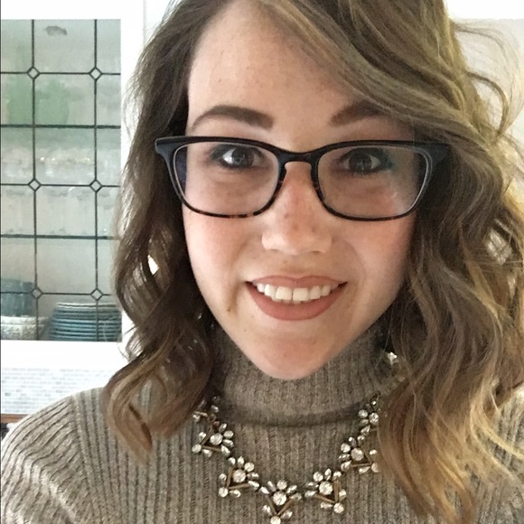 Meet your Posher, Kaitlin - Picture 1 of 1