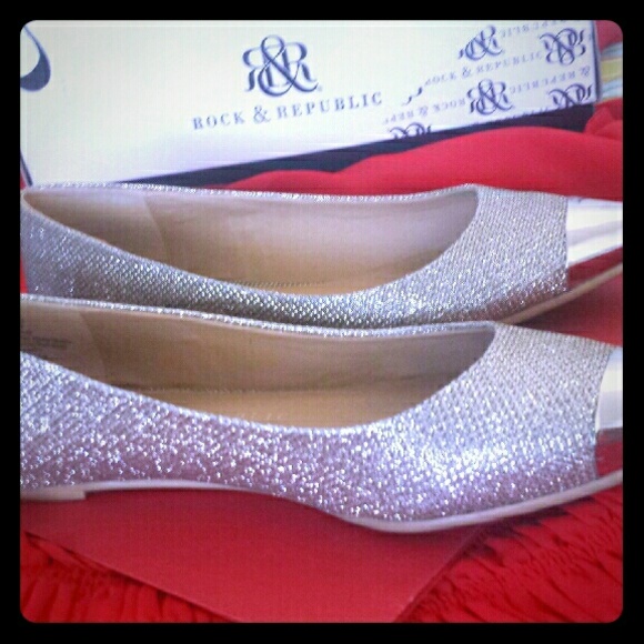 Rock and Republic silver shoes