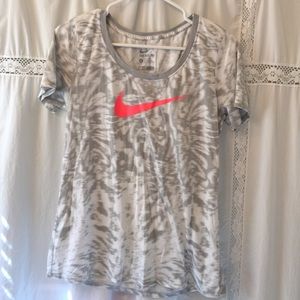 Nike dri fit t-shirt