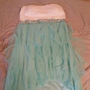 Formal dress (has been altered from XXL to XL)