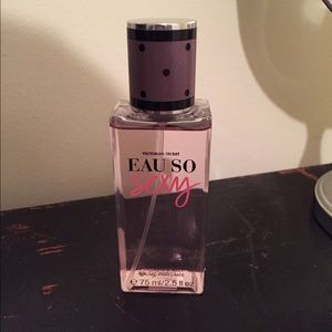 Victoria's Secret Eau So Sexy body mist