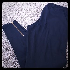 Rune Ankle Zipper Leggings