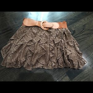 Laced skirt with belt