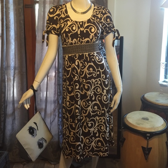 Super Versatile Brown & Ivory Damask Print Dress