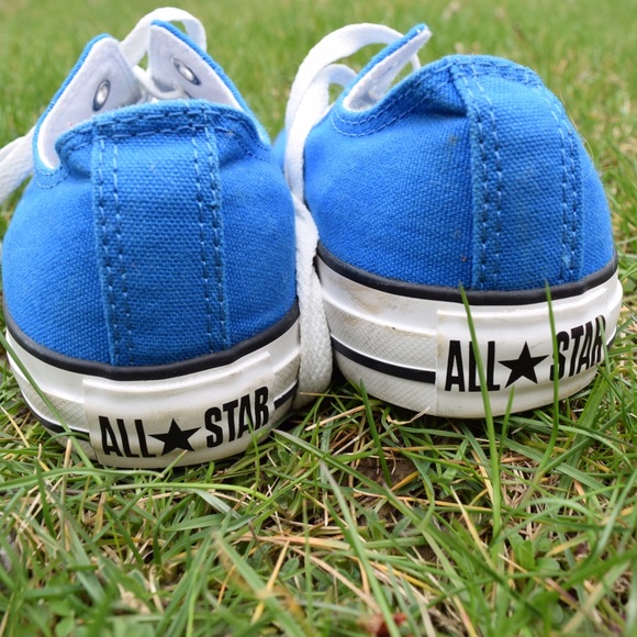 Blue converse! 💙