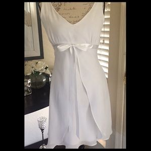 ❌SOLD❌Flowy white sundress!