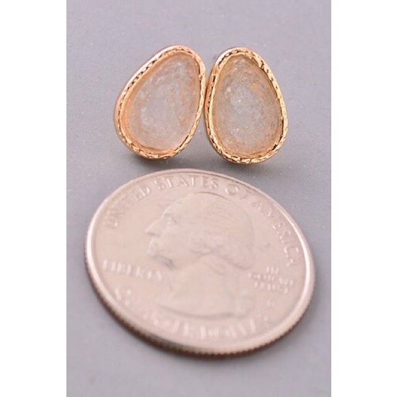 SOLD OUT! Elegant Geo Stone Studs- 3 colors! - Picture 2 of 4