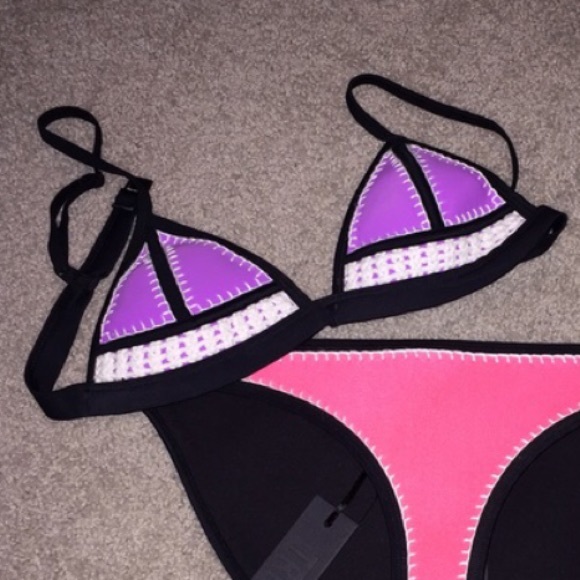 Triangl Cherry Farrah TOP only