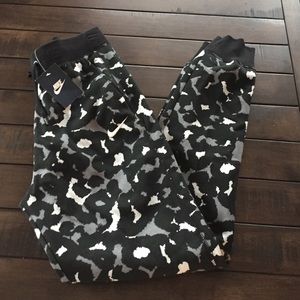 Nike cheetah sweatpants