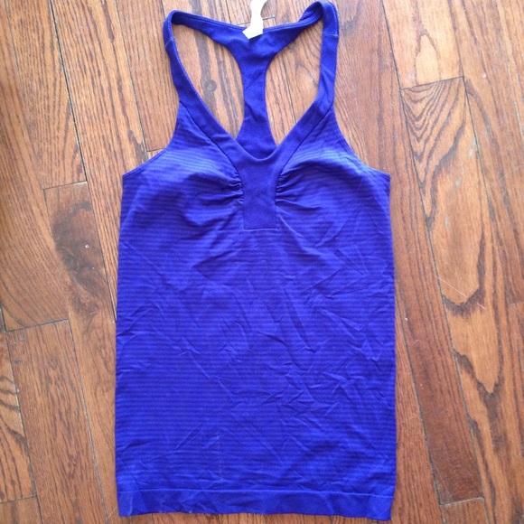 Under Armour tank - Picture 2 of 3